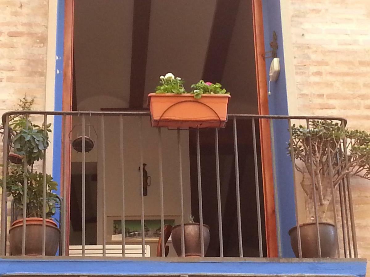 Loft En Centro Historico Apartment Valencia Bagian luar foto